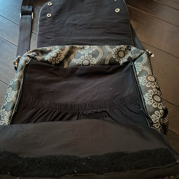 Petunia Pickle Bottom bag - Picture 9 of 12